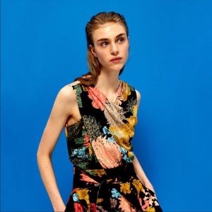 BLOGGERS FAVORITE ZARA FLORAL WRAP CROP TOP